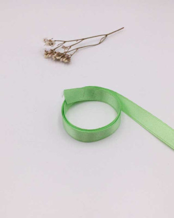 Ruban satin vert amande