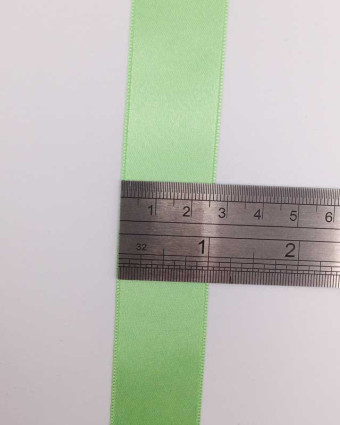Ruban satin vert amande