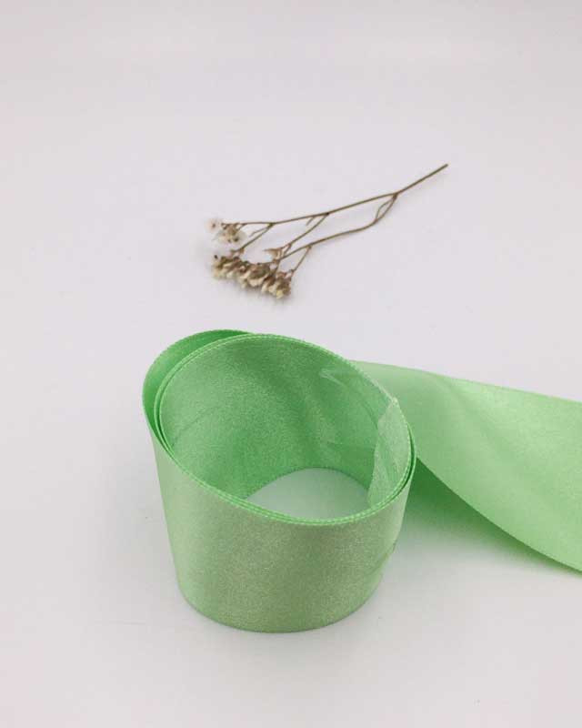 Ruban satin vert amande