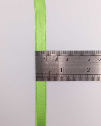 Ruban satin vert authentique