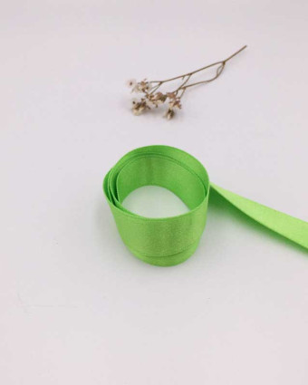 Ruban satin vert authentique