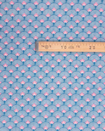 Tissu imprimé motifs bleu et rose x10cm
