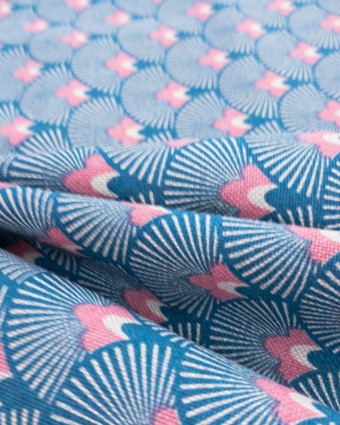 Tissu imprimé motifs bleu et rose x10cm