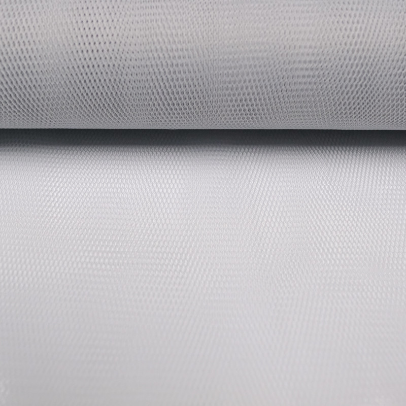 Tulle gris clair rigide largeur 150cm - 10cm - Mercerine