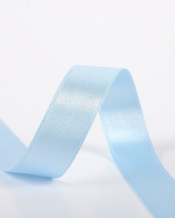 Ruban satin bleu ciel