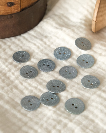 Mercerie : bouton bleu clair pailleté 18mm -  Fait en France - Mercerine