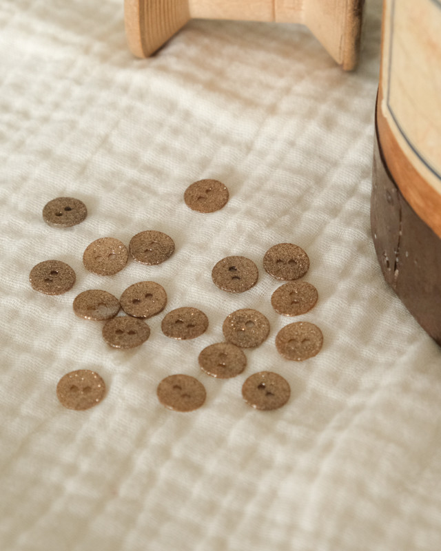 Mercerie en ligne : bouton laiton doré 10mm -  Mercerine